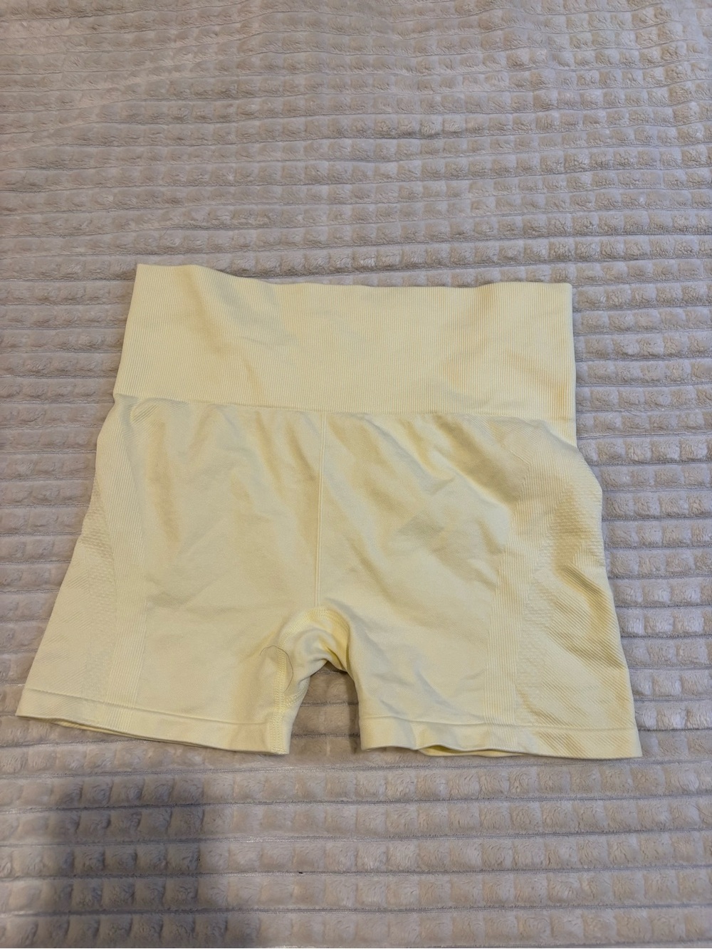 New Balance Women's High-Waist Ribbed Bike Shorts in Pale Yellow